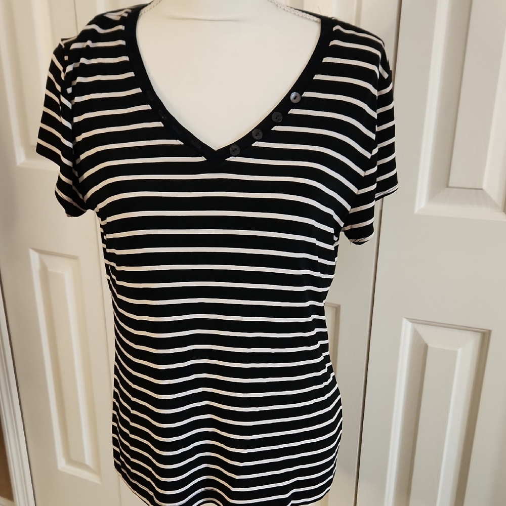 Black and White Fitted Short Sleeve Tee